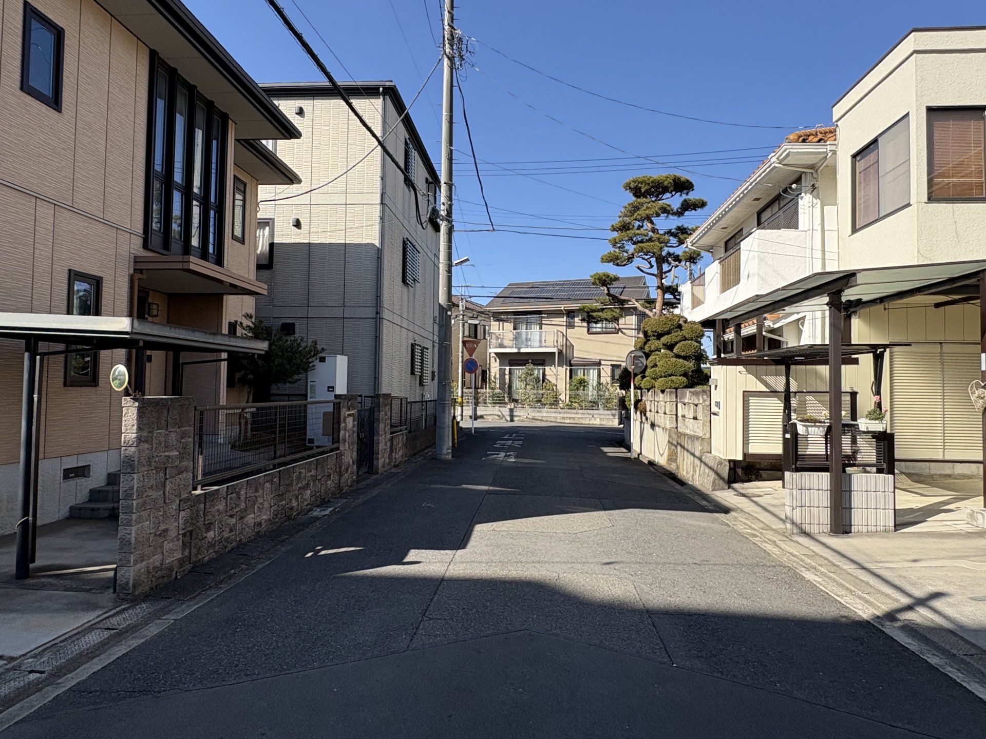 前面道路含む外観