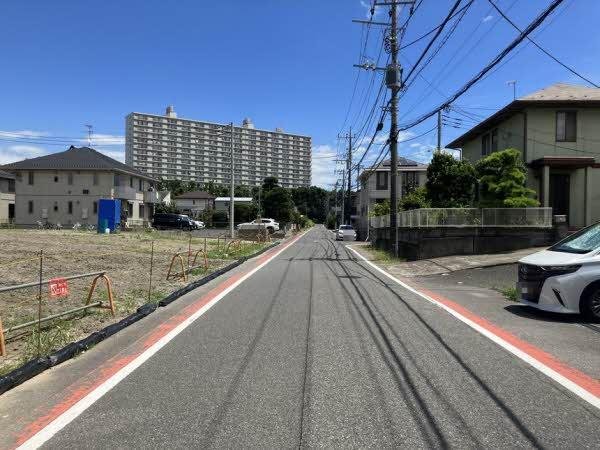 前面道路含む外観