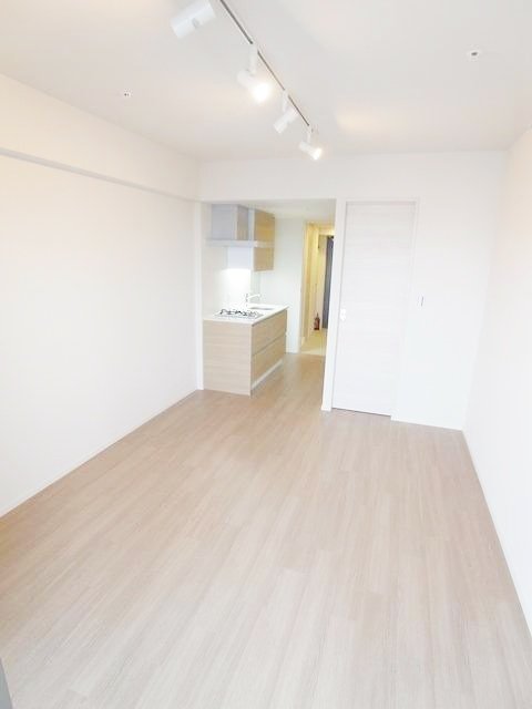 お部屋探しは株式会社 タウンハウジング までお気軽にお問合せ下さい。
クレジットカード決済・首都圏を中心直営143店舗 仲介件数全国2位の豊富な実績!諸費用・審査等・何でもご相談下さい。