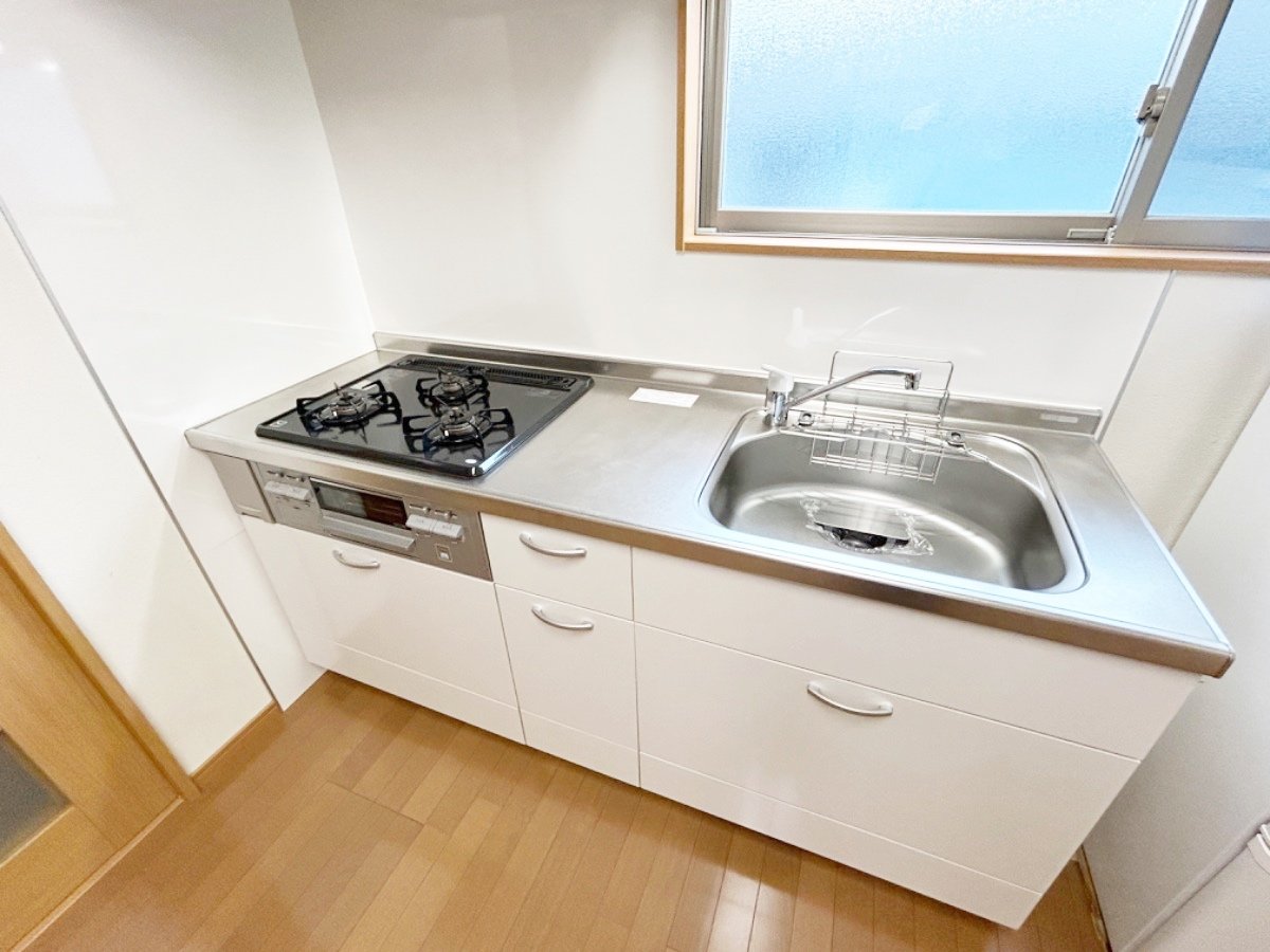 お部屋探しは株式会社 タウンハウジング までお気軽にお問合せ下さい。
クレジットカード決済・首都圏を中心直営143店舗 仲介件数全国2位の豊富な実績!諸費用・審査等・何でもご相談下さい。