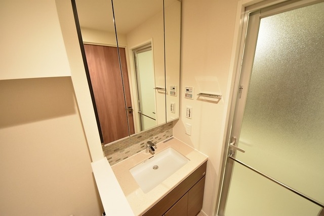 お部屋探しは株式会社 タウンハウジング までお気軽にお問合せ下さい。
クレジットカード決済・首都圏を中心直営143店舗 仲介件数全国2位の豊富な実績!諸費用・審査等・何でもご相談下さい。