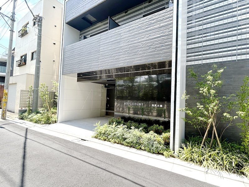 部屋探しは株式会社 タウンハウジング までお気軽にお問合せ下さい。
クレジットカード決済・首都圏を中心直営143店舗 仲介件数全国2位の豊富な実績!諸費用・審査等・何でもご相談下さい。