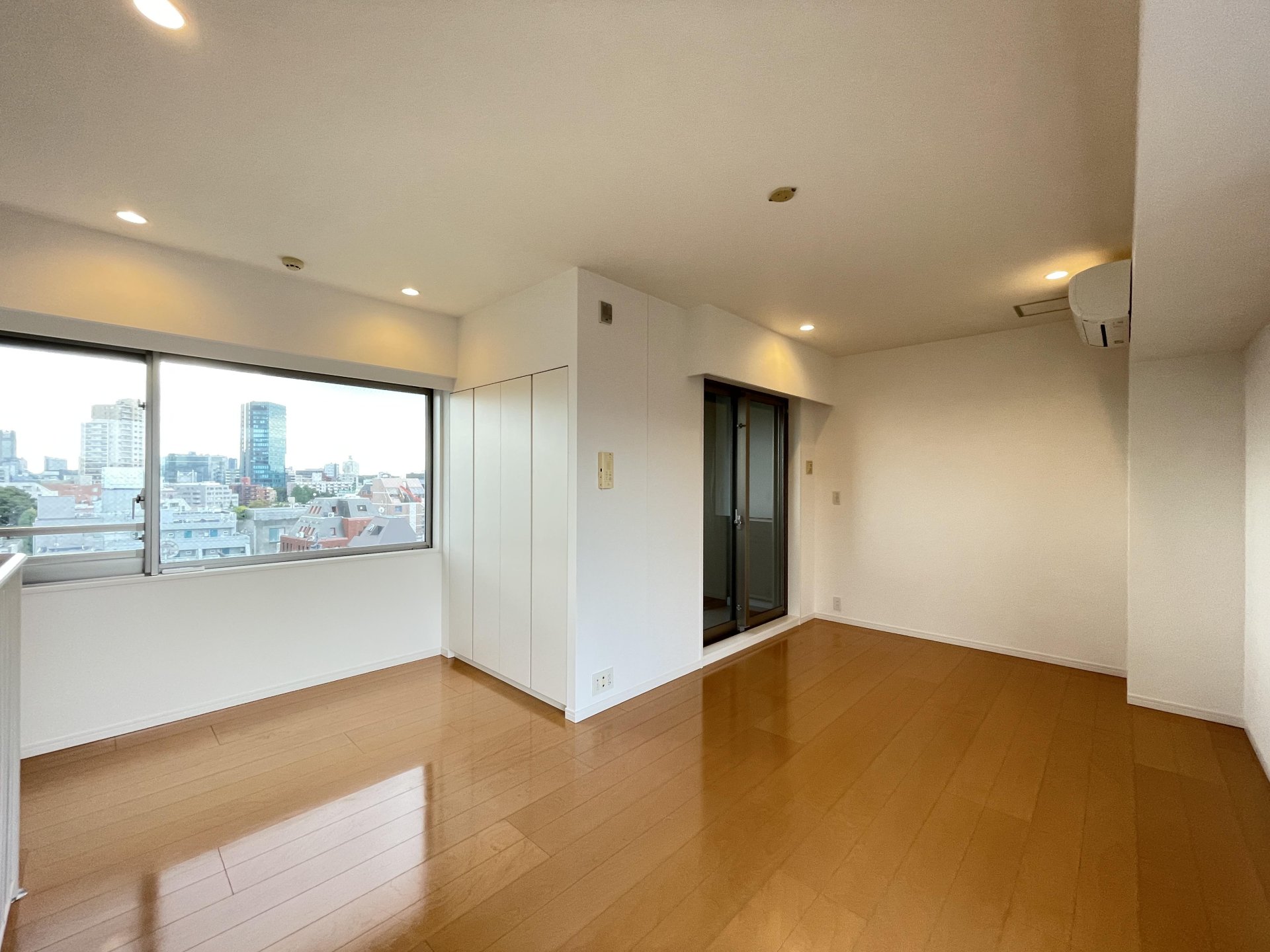 お部屋探しは株式会社 タウンハウジング までお気軽にお問合せ下さい。
クレジットカード決済・首都圏を中心直営143店舗 仲介件数全国2位の豊富な実績!諸費用・審査等・何でもご相談下さい。