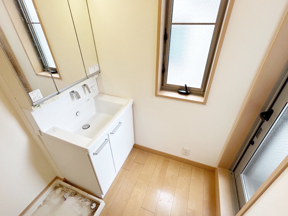 お部屋探しは株式会社 タウンハウジング までお気軽にお問合せ下さい。
クレジットカード決済・首都圏を中心直営143店舗 仲介件数全国2位の豊富な実績!諸費用・審査等・何でもご相談下さい。
