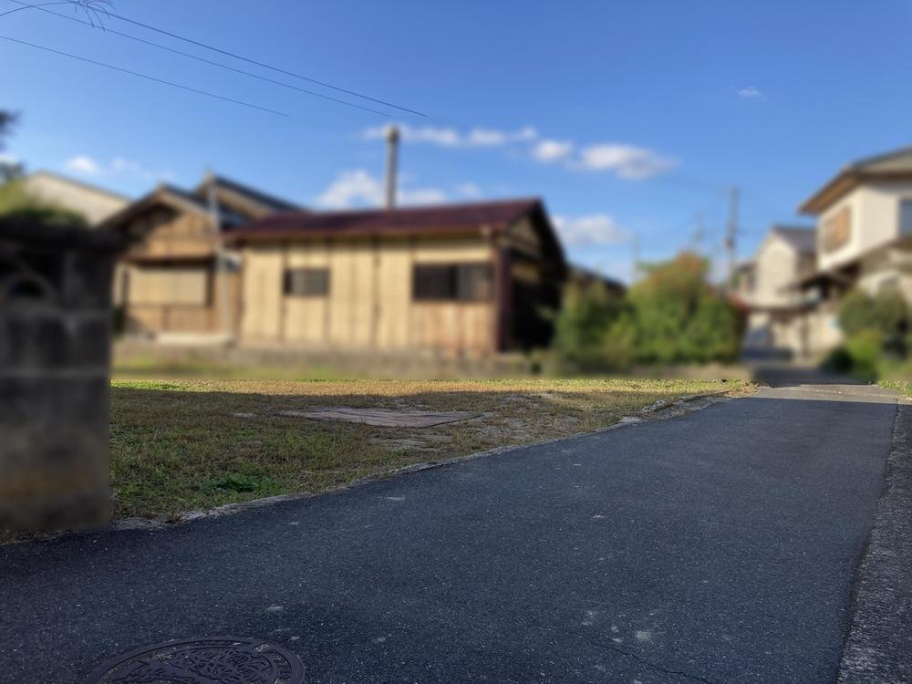 前面道路含む外観