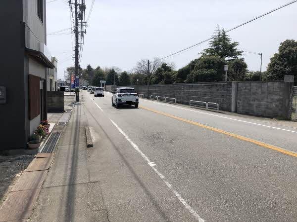 前面道路含む外観