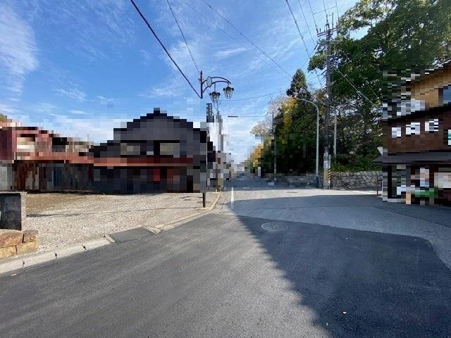 前面道路含む外観