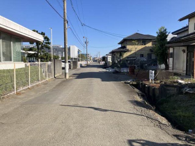 前面道路含む外観