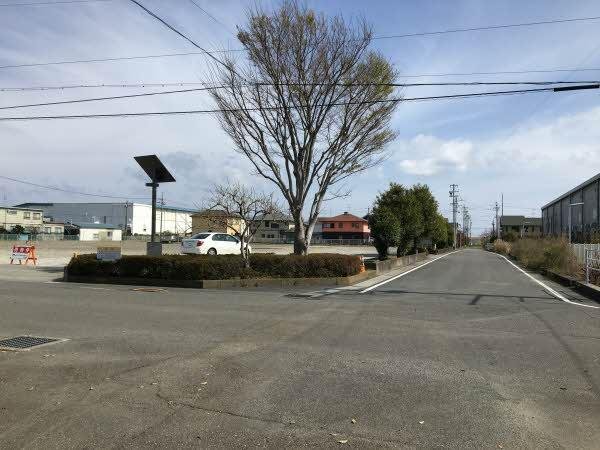 前面道路含む外観