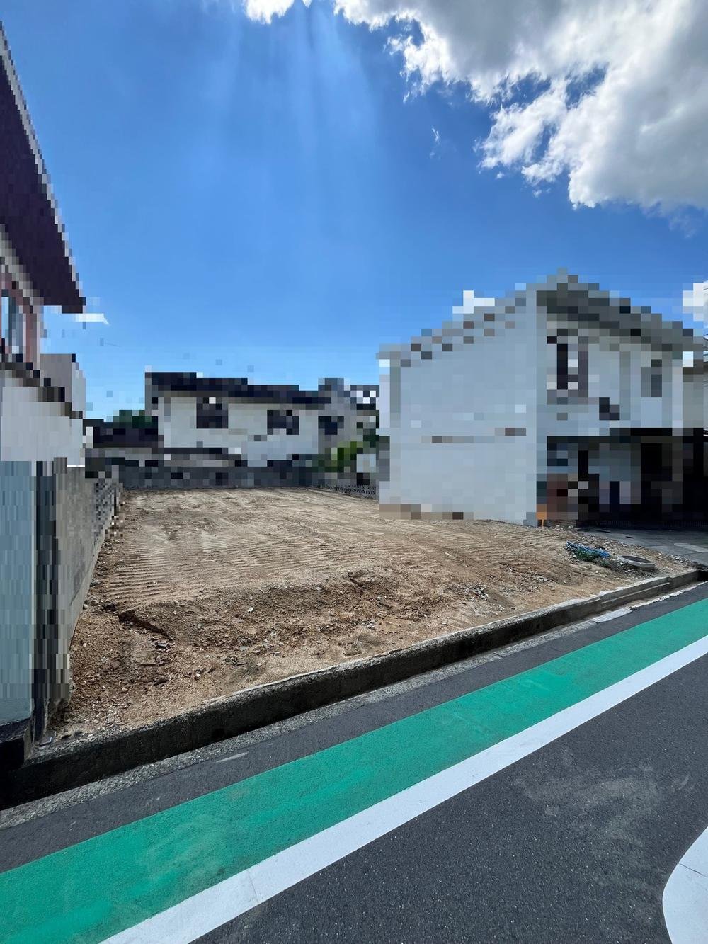 前面道路含む外観