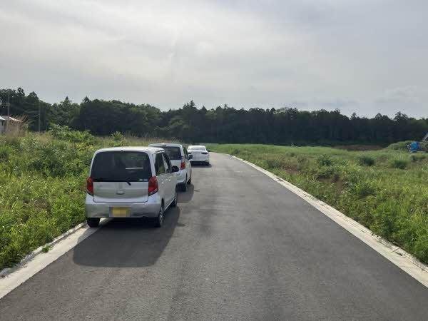 前面道路含む外観