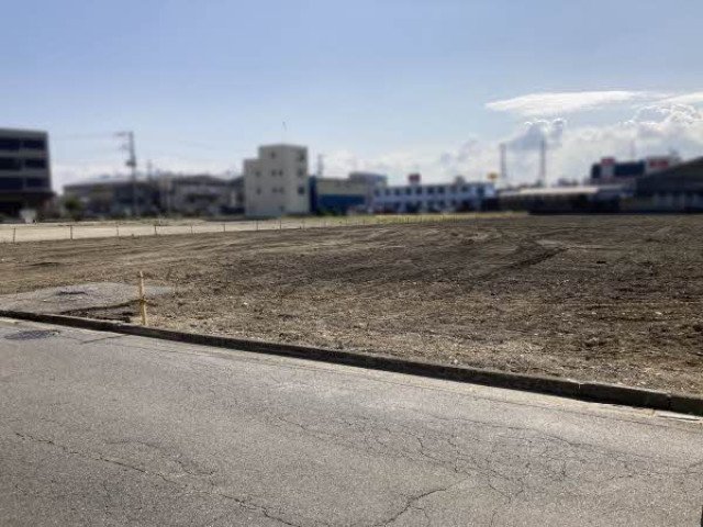 前面道路含む外観