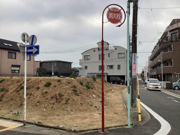 前面道路含む外観