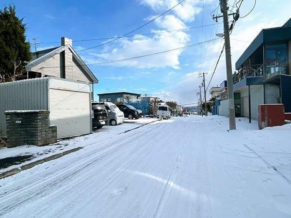 前面道路含む外観