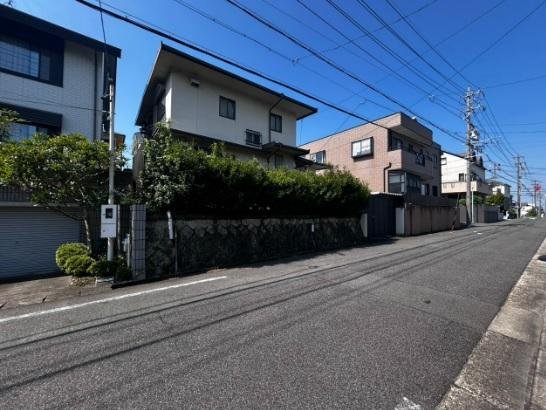 前面道路含む外観