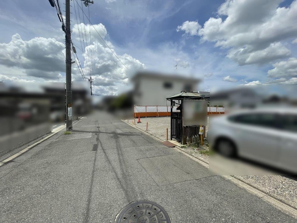 前面道路含む外観