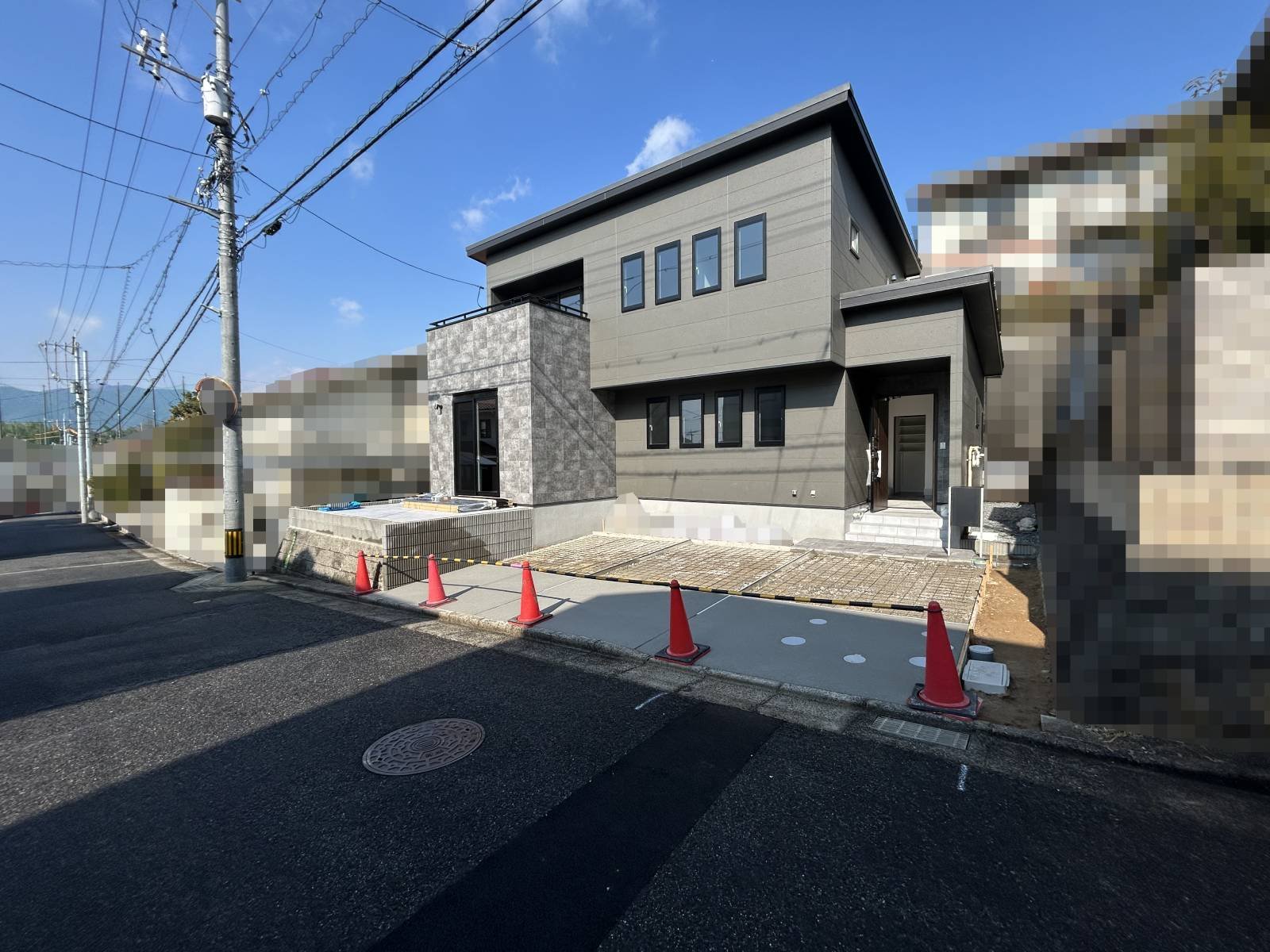 前面道路含む外観