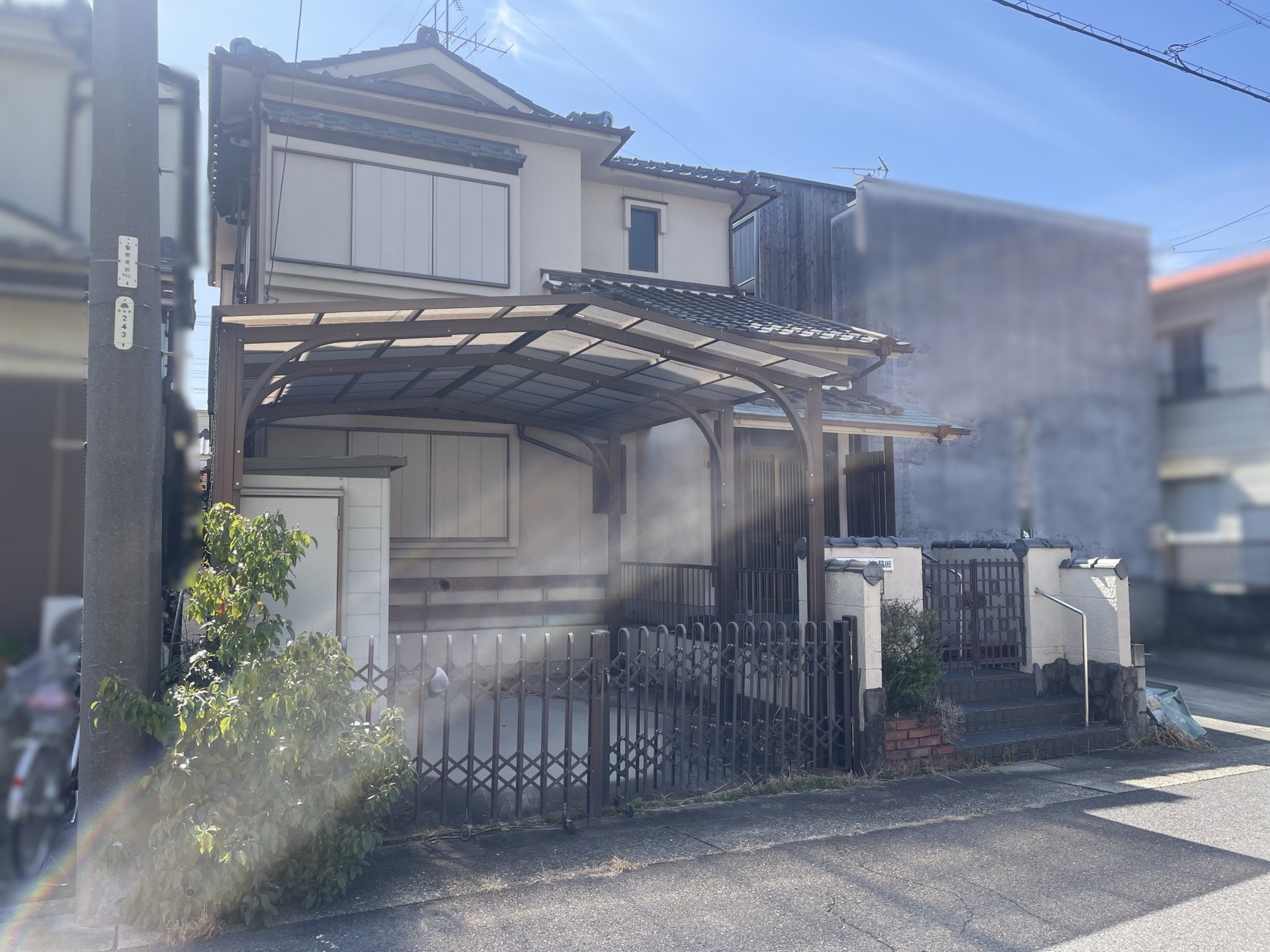 前面道路含む外観