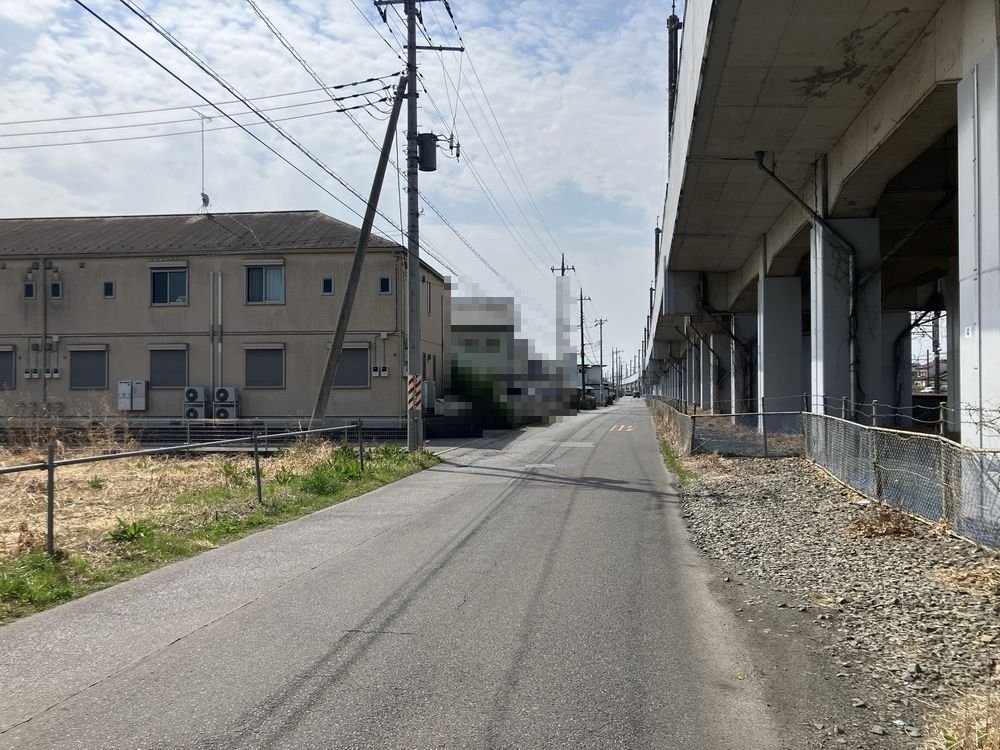 前面道路含む外観