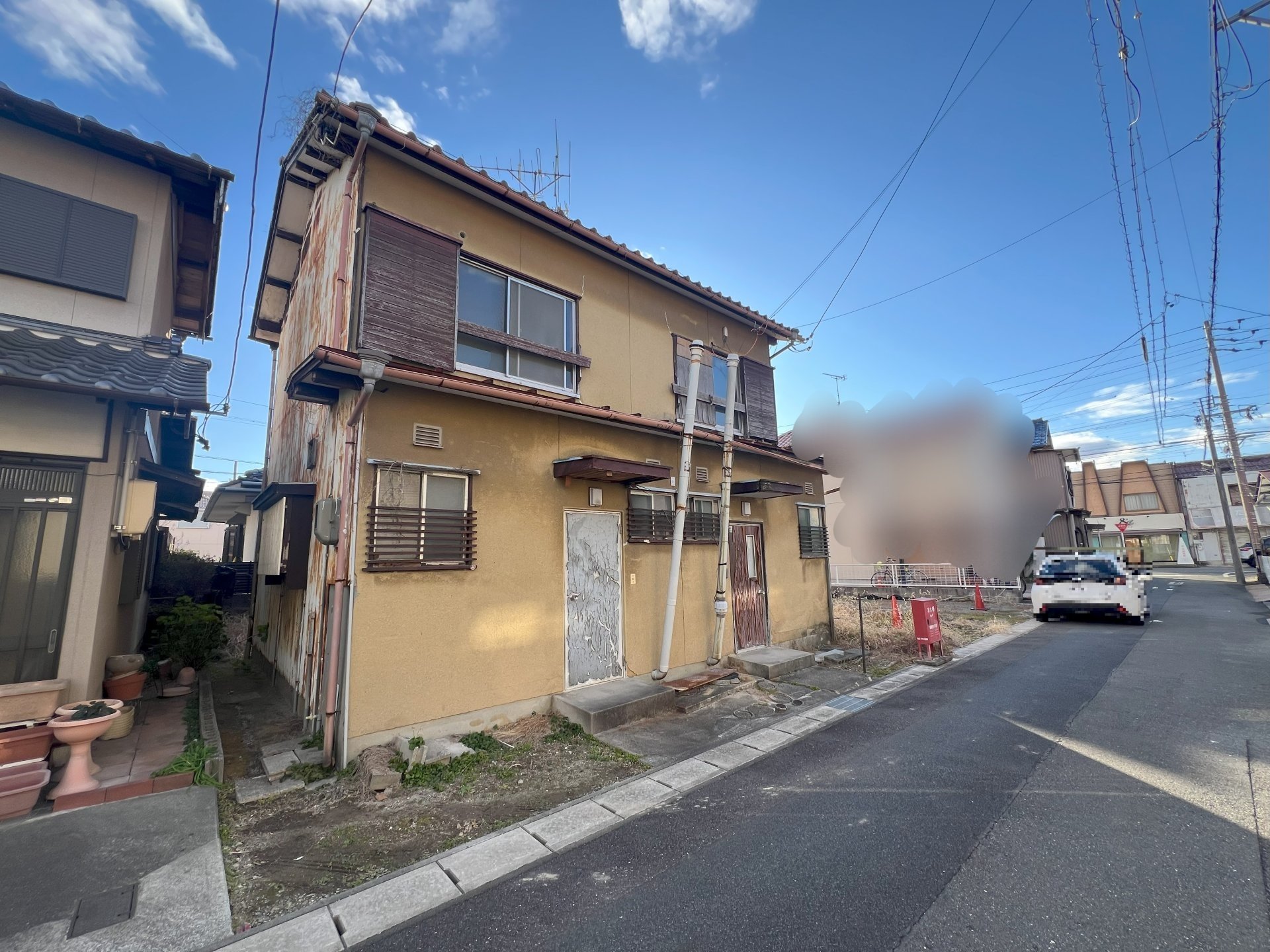 前面道路含む外観