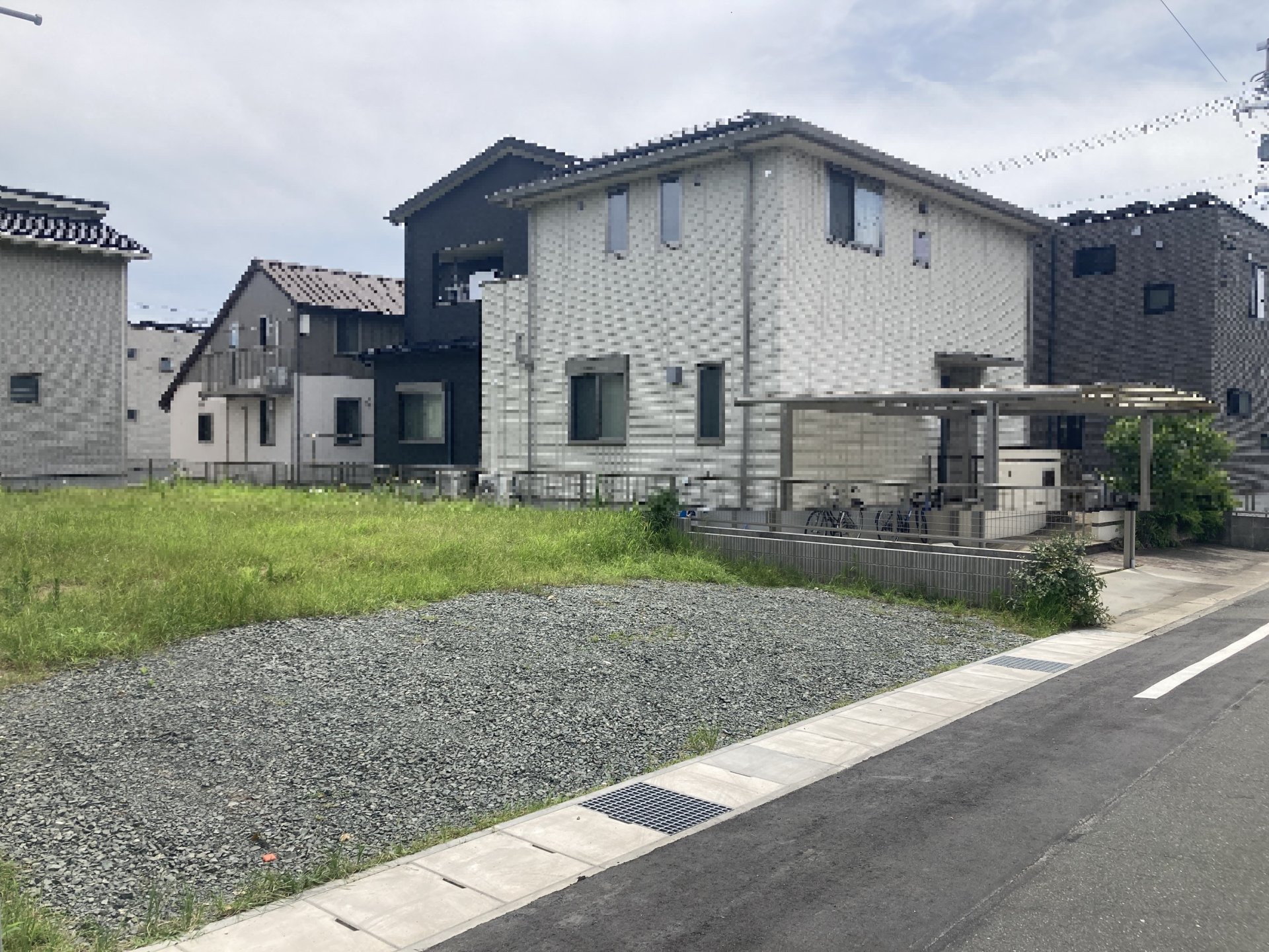 前面道路含む外観