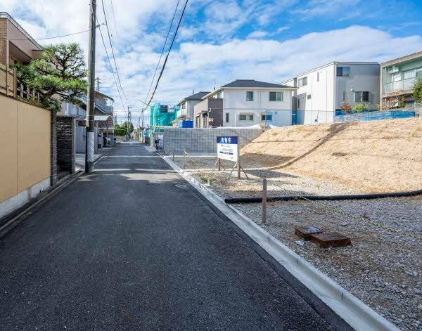 前面道路含む外観