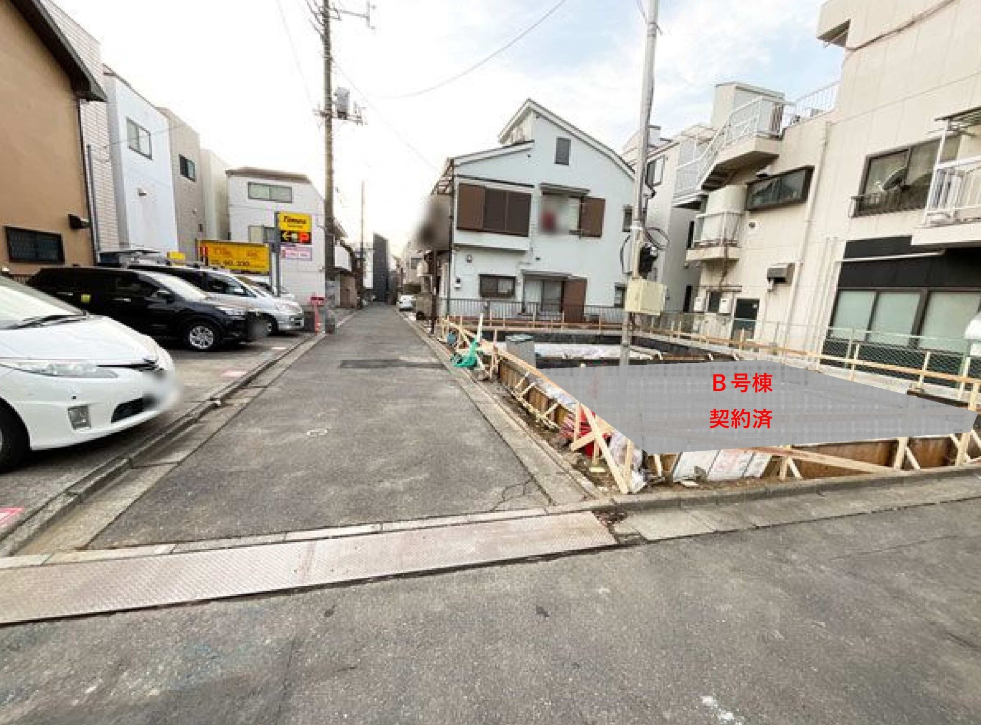 前面道路含む外観