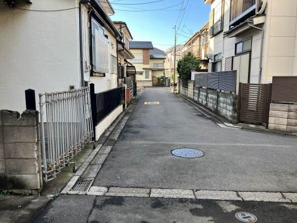 前面道路含む外観