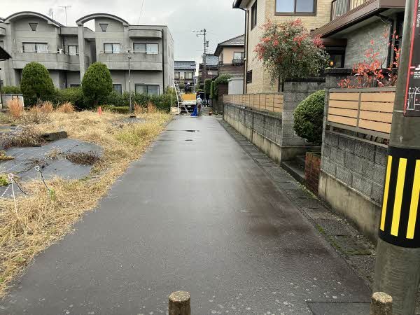 前面道路含む外観