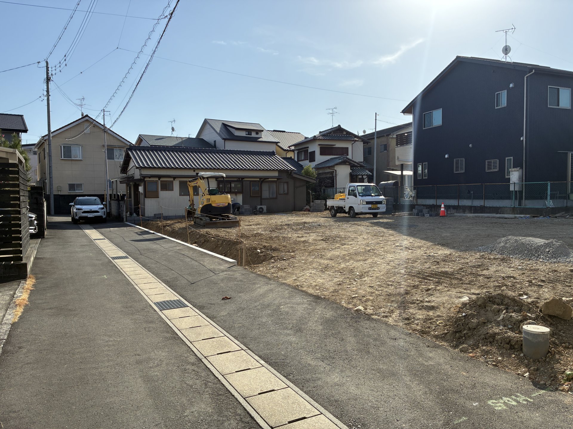 前面道路含む外観