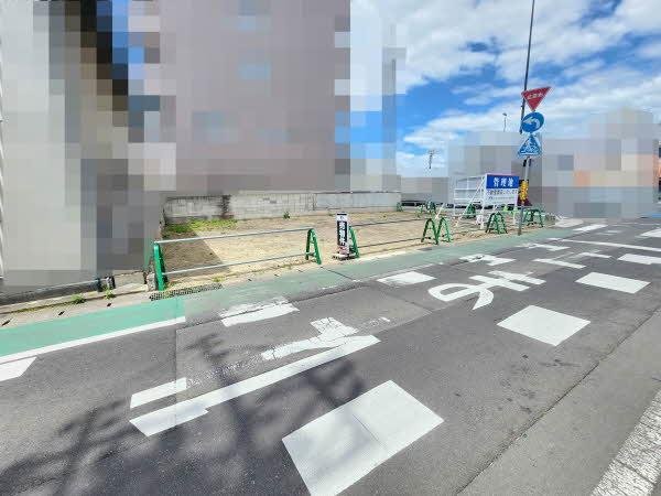 前面道路含む外観