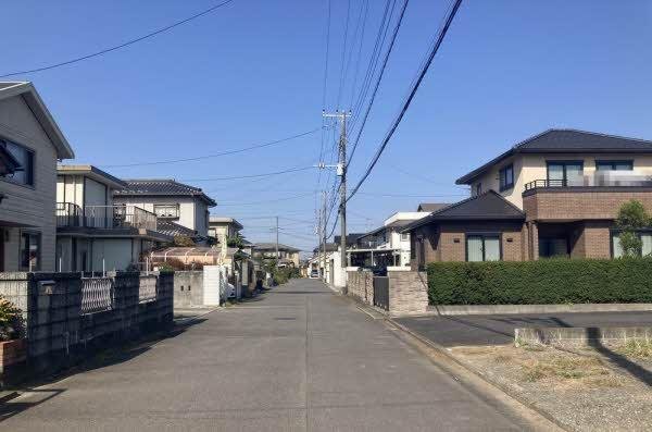 前面道路含む外観