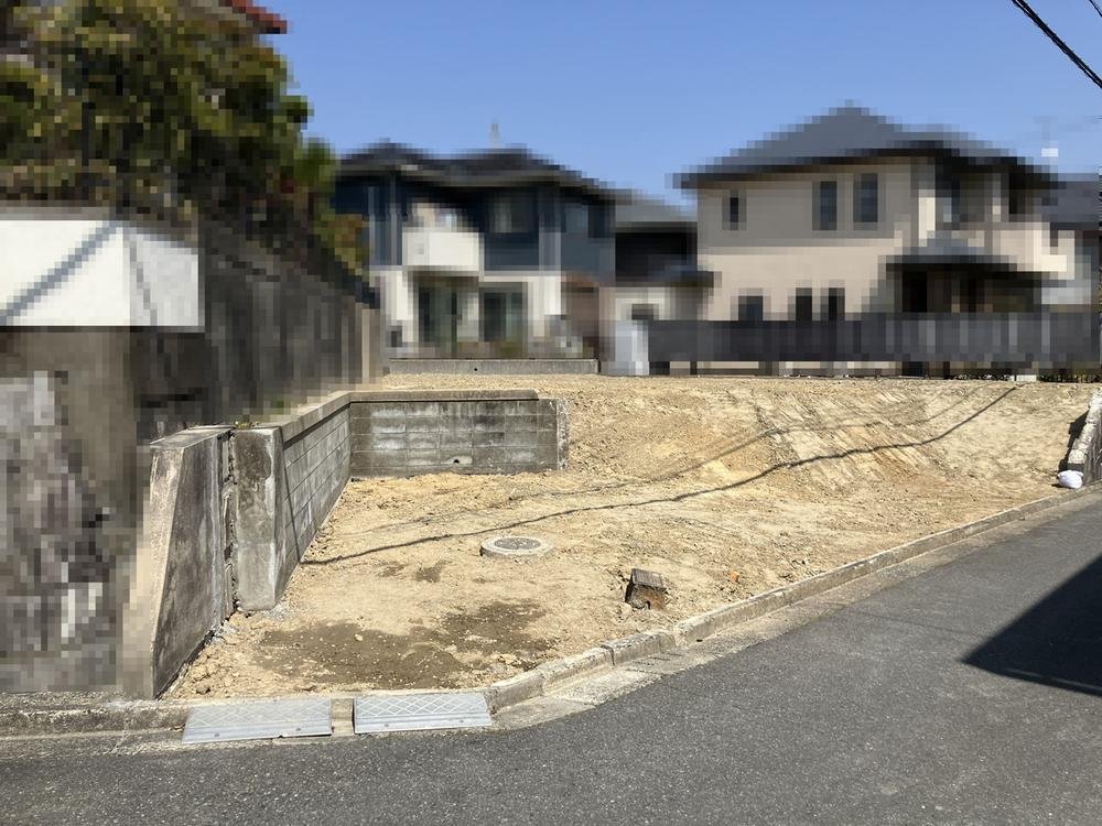 前面道路含む外観