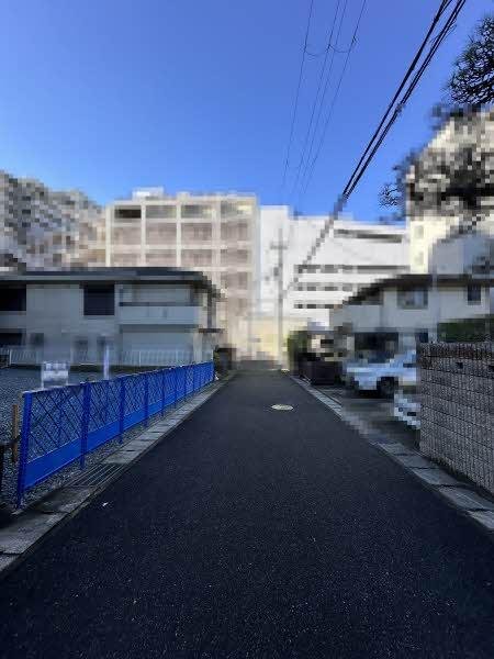 前面道路含む外観