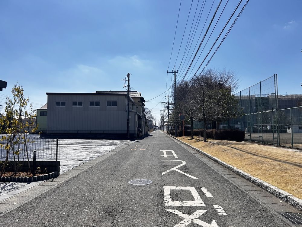 前面道路含む外観