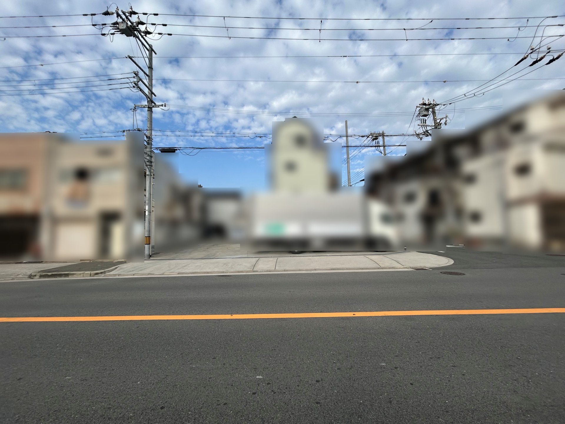 前面道路含む外観