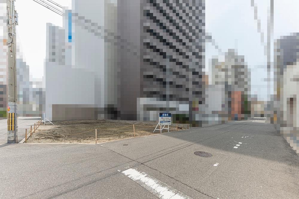 前面道路含む外観