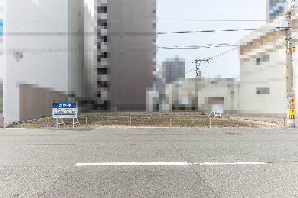 前面道路含む外観