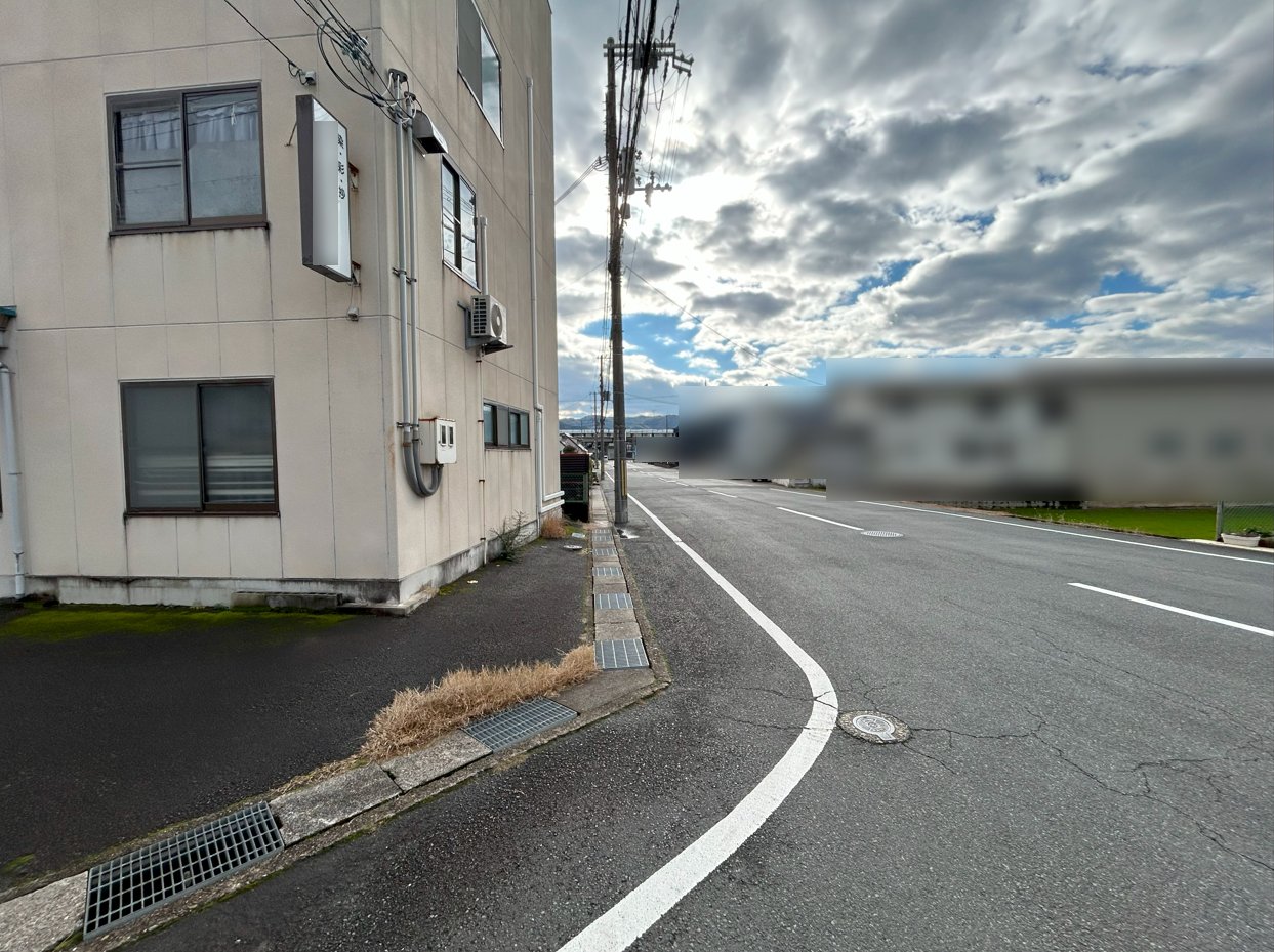 前面道路含む外観