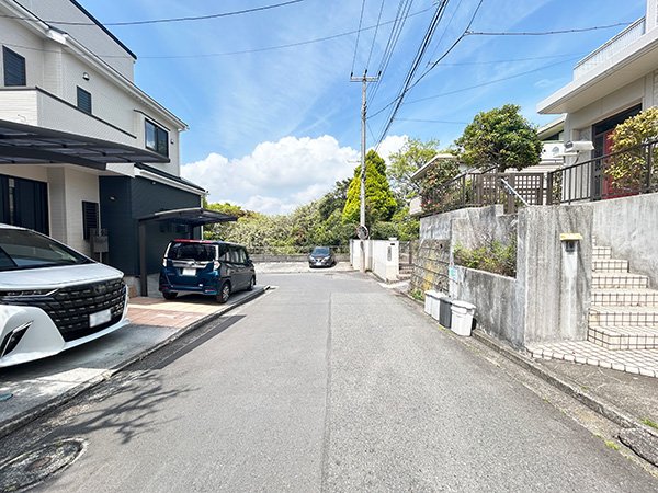 前面道路含む外観