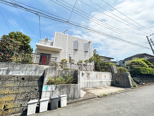 前面道路含む外観