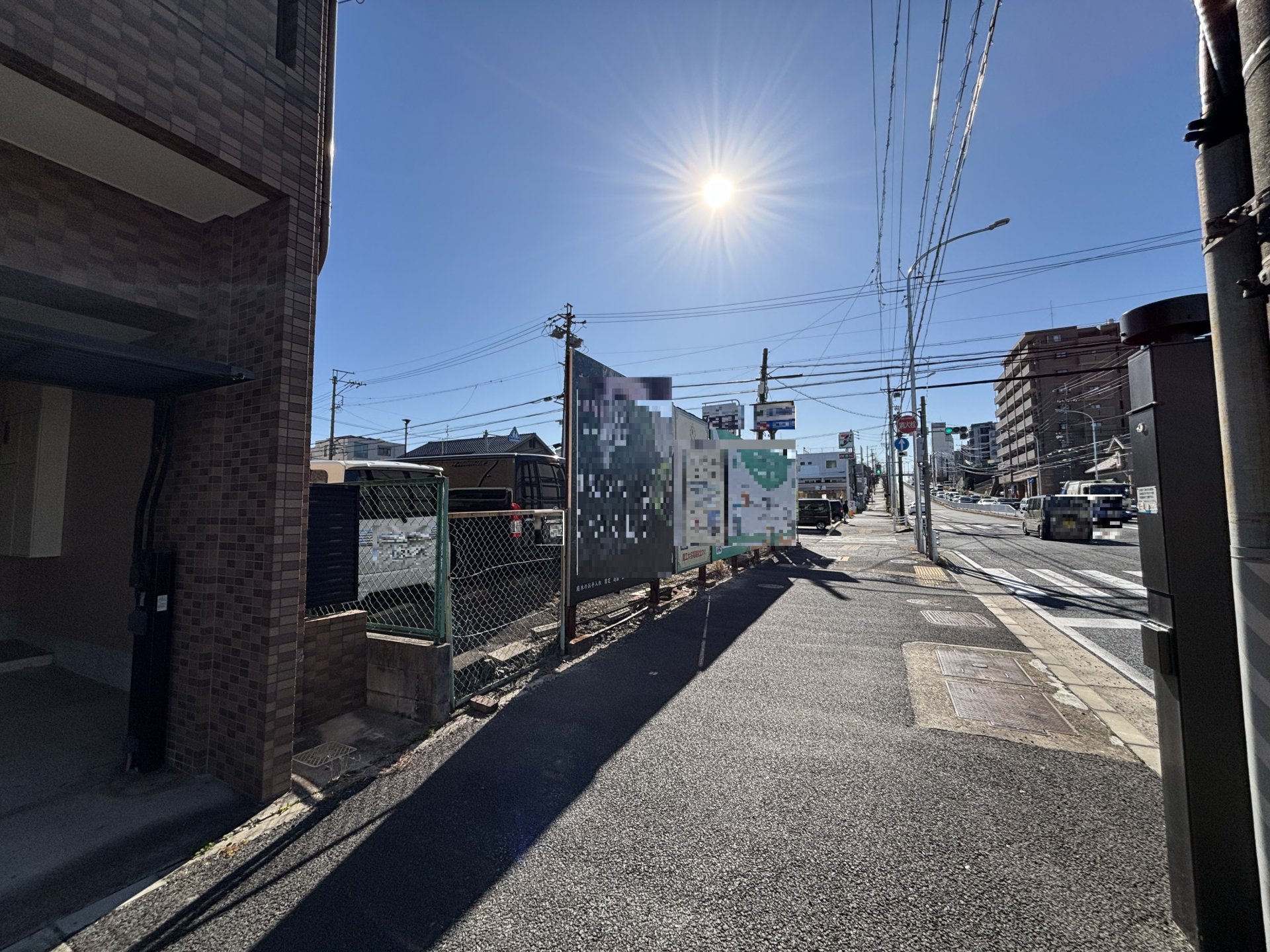 前面道路含む外観