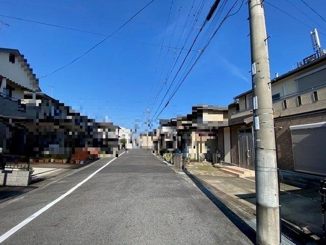 前面道路含む外観