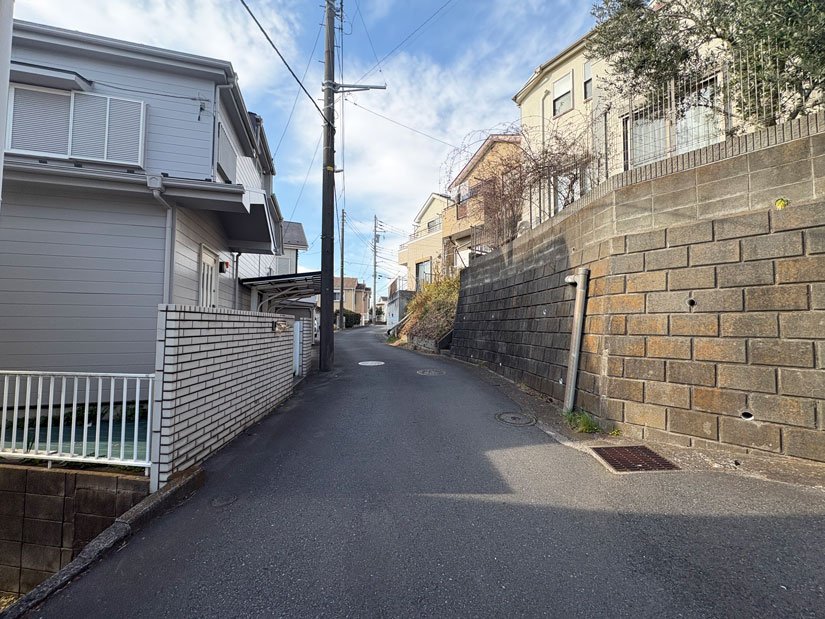 前面道路含む外観