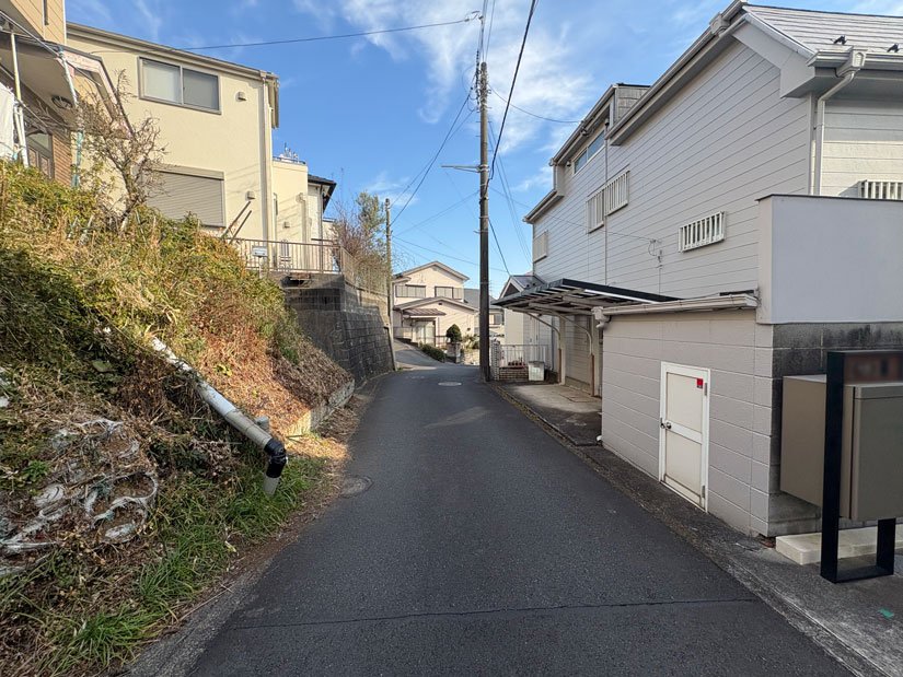 前面道路含む外観