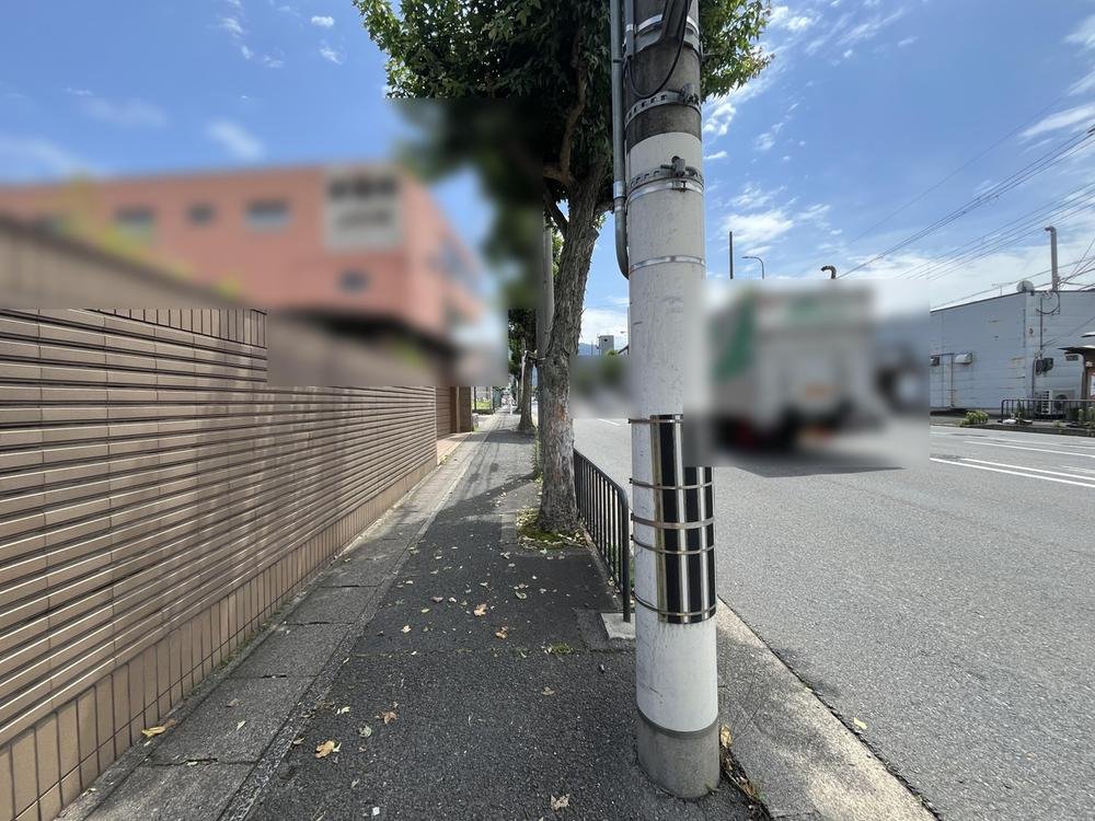 前面道路含む外観