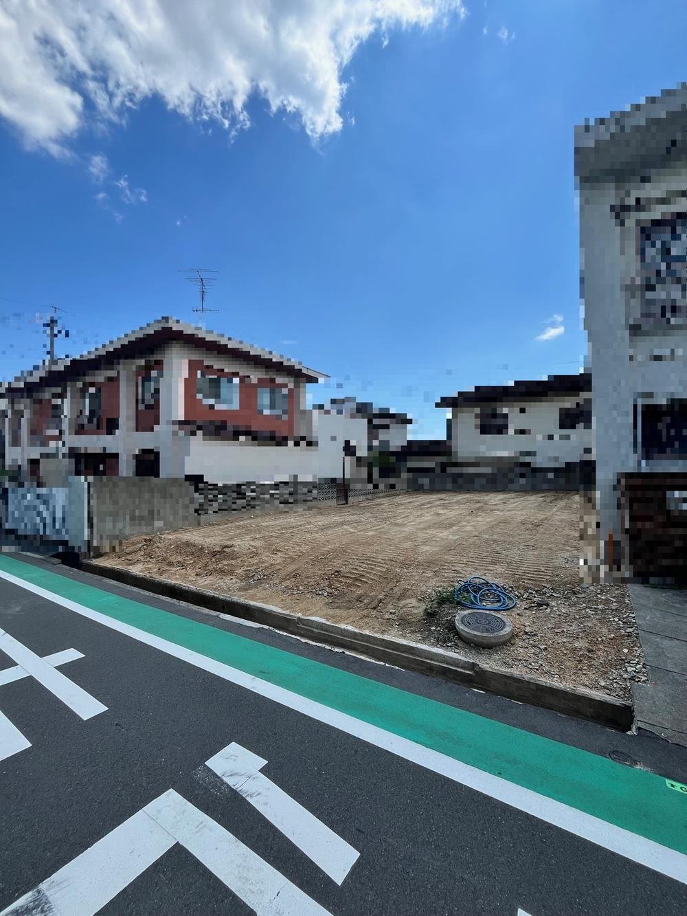 前面道路含む外観