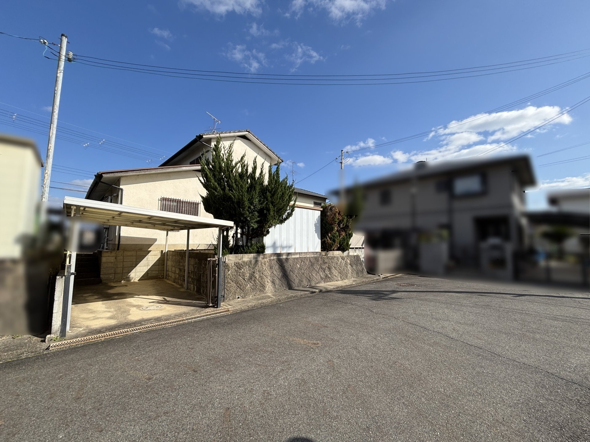 前面道路含む外観