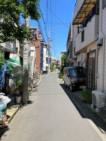 前面道路含む外観