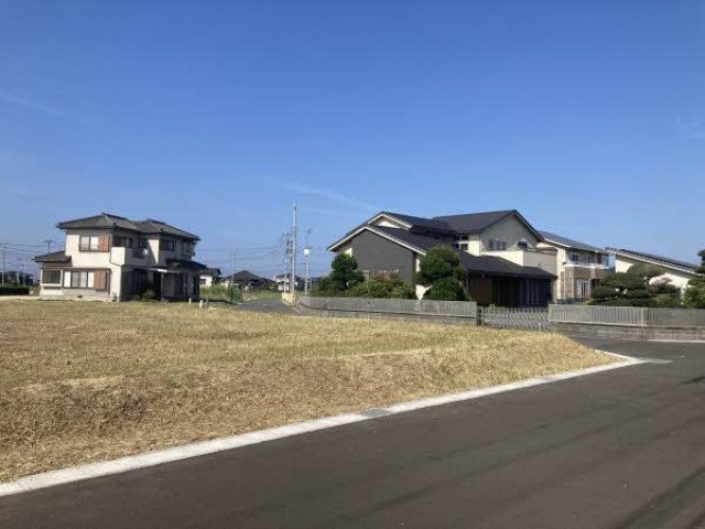 前面道路含む外観